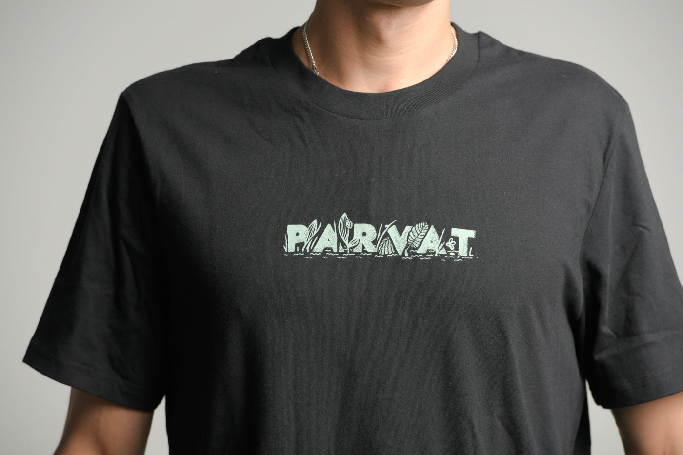 "PARVAT" T-Shirt Black
